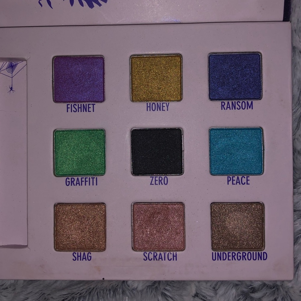 Urban Decay Deluxe Shadow Box